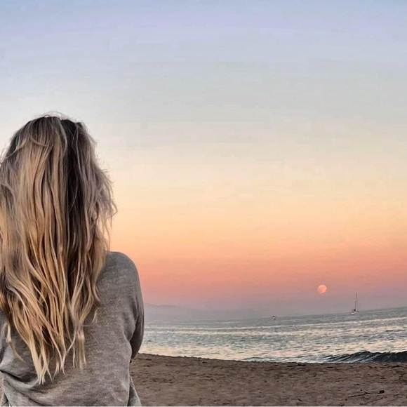 Meet your Posher, Vanessa - Picture 1 of 1